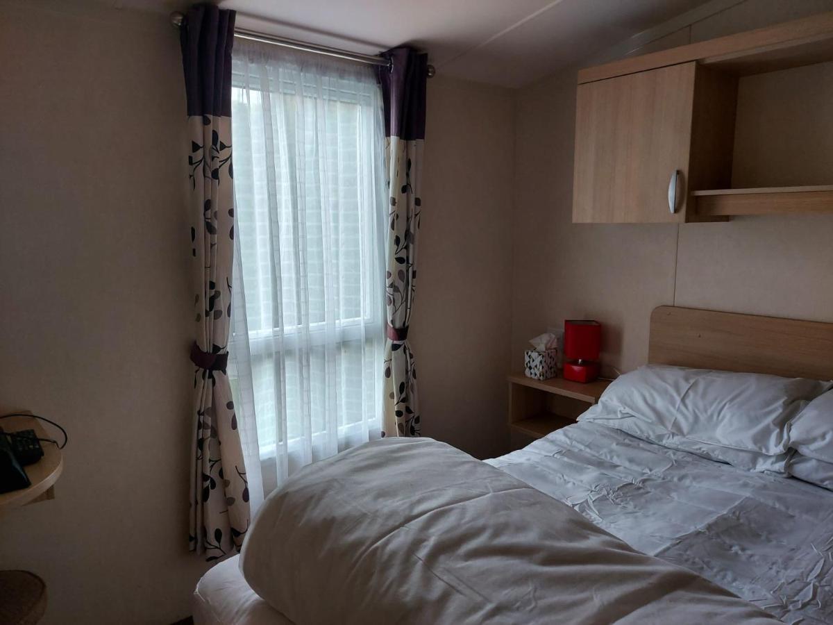 6 Berth Pet Friendly Caravan On Sandy Glade Berrow Buitenkant foto